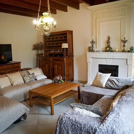 Spacieuse Dans Maison Bourgeoise